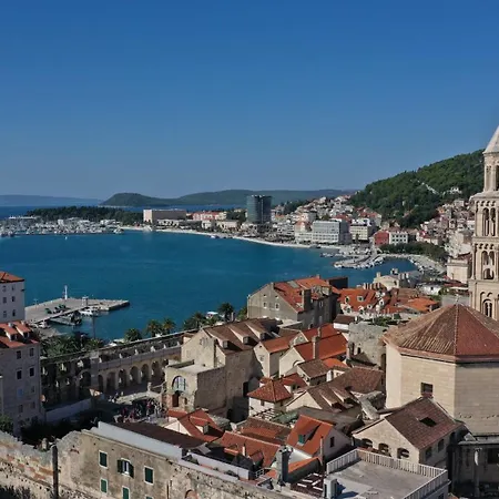 Thelightfull 2 - Brand New In Historic Center Of