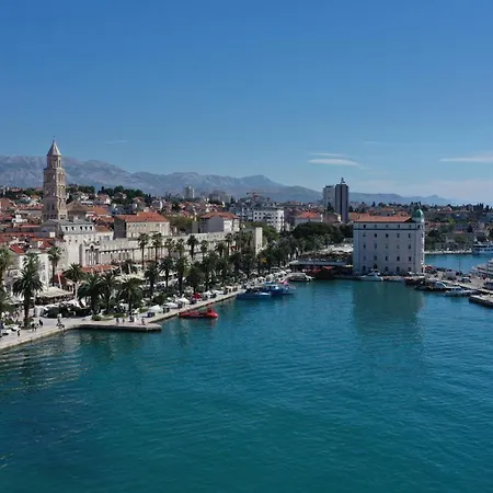 Thelightfull 2 - Brand New In Historic Center Of