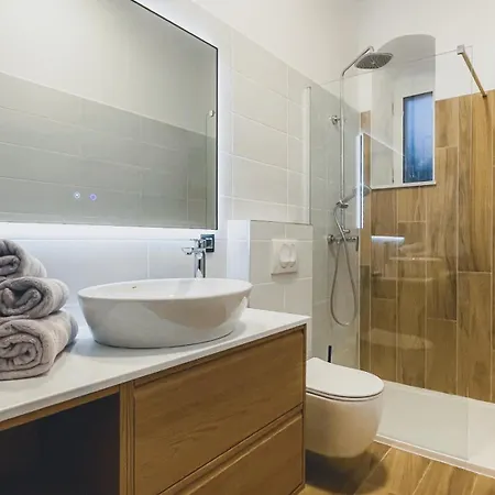 Thelightfull 2 - Brand New In Historic Center Of Apartament